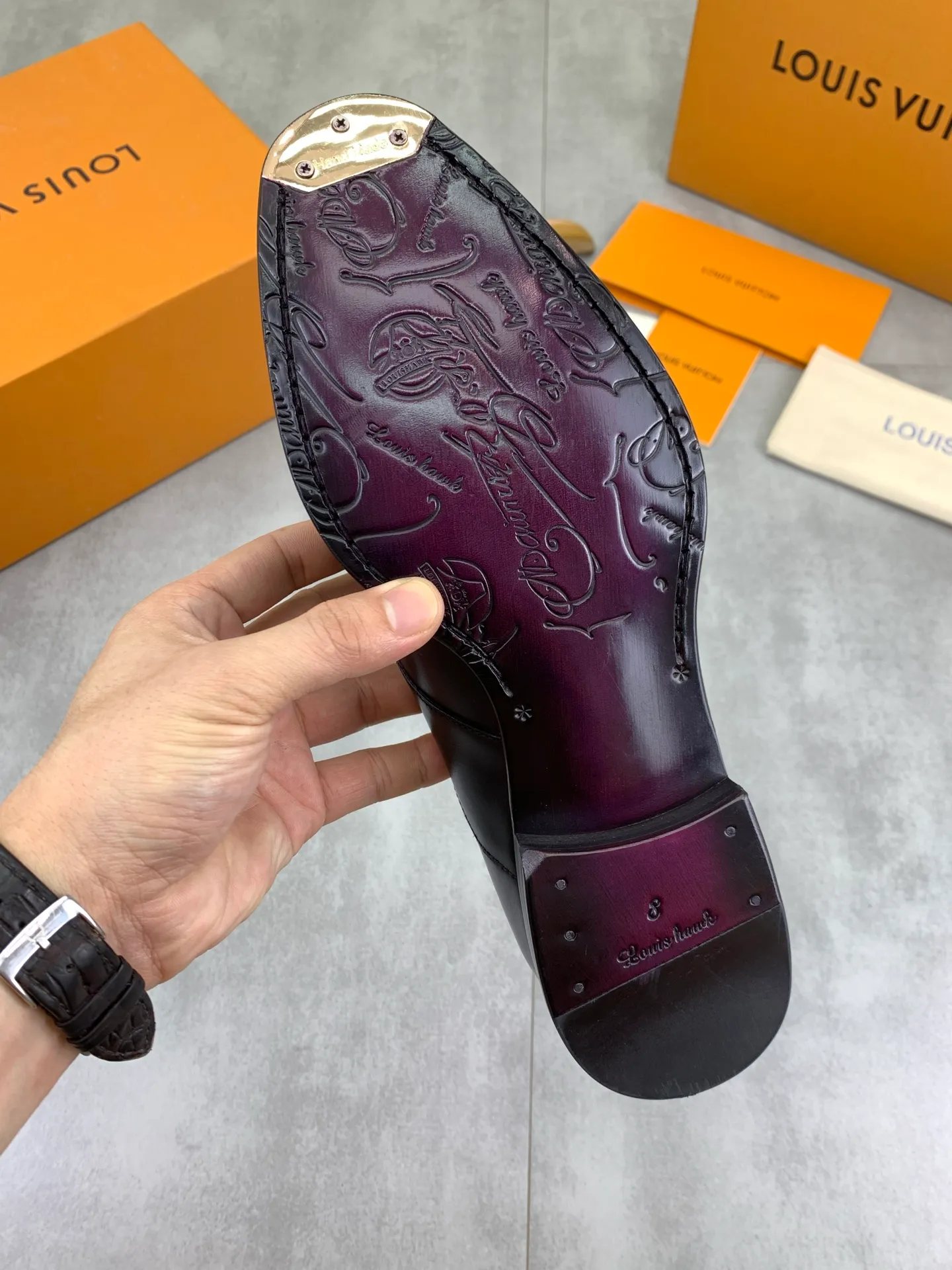 Factory price P1060 💎💎💎 L Home (genuine leather outsole series) [Louis* Denweis] - LV men's business casual leather shoes, luxurious and noble 👞All imported original cowhide, just to create a more comfortable wearing experience, upper: original high-end calfskin ➕Imported soft cowhide lining, original handmade genuine leather outsole ✔️ Color: black brown optional Size: 38-44 (45 46 can be customized (non-returnable)